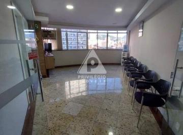 Apartamento · 56m² · 2 Quartos · Oportunidade de 2 quartos para investimento no Centro