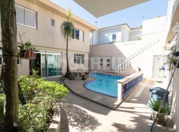 Casa · 380m² · 5 Quartos · 6 Vagas · Casa com Piscina e Sauna no Brooklin Velho