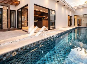 Casa · 225m² · 3 Quartos · 4 Vagas · Sobrado luxuoso, novo e de frente para área verde