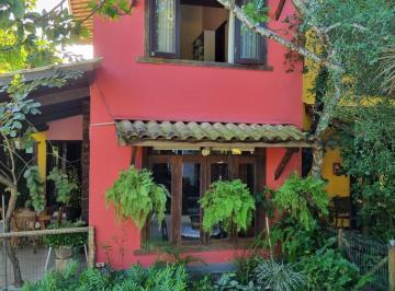 Casa de 4 quartos, Camaçari · CASA COM 4/4 SENDO 3 (TRÊS) SUÍTES, TERRENO COM 877M², PISCINA, COND. FECHADO!!