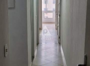 Apartamento · 40m² · 1 Quarto · Apartamento com Sala, Quarto, Banheiro e Cozinha em Copacabana
