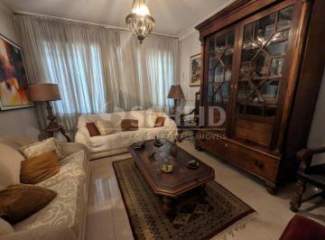 Casa · 260m² · 3 Quartos · 5 Vagas · Sobrado espaçoso