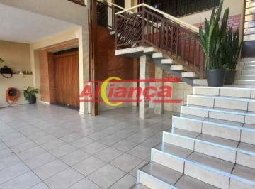 Casa · 250m² · 3 Quartos · 6 Vagas · Casa grade  em Guarulhos