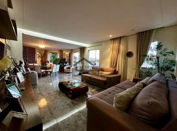 Casa de 6 quartos, Vicente Pires · CASA TÉRREA / 6 QUARTOS / ÁREA GOURMET / JARDIM DE INVERNO / ARMÁRIOS PLANEJADOS