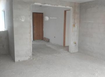 Casa · 272m² · 4 Quartos · 2 Vagas · Sobrado à venda em Taubaté, Jardim Oásis, com 4 quartos, com 300 m²