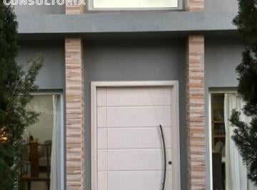 Foto 01 · Casa no condomínio Palavra da Vida, 4 quartos todos suítes sendo 1 no térreo, piscina, área gourme