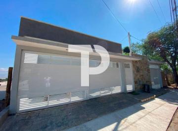 Fachada · Imperdível! Casa à venda em Resende-RJ, Bairro Casa da Lua, 4 quartos, 2 suítes, 2 salas, 187,76m² d