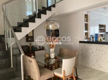 Apartamento · 230m² · 3 Quartos · 2 Vagas · Cobertura à venda, 3 quartos, 1 suíte, 2 vagas, Patrimônio - Uberlândia/MG