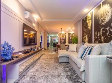 Apartamento · 138m² · 3 Quartos · 3 Vagas · Apartamento à venda no Centro de Balneário Camboriú com 3 suítes
