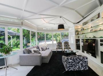 Casa · 451m² · 4 Quartos · 5 Vagas · Casa perfeita no Jardim Guedala! Requinte, conforto e muito espaço!