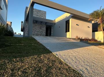Casa · 150m² · 3 Quartos · 2 Vagas · Casa Alto Padrão em Laranjal, Pelotas/RS