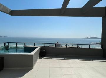 Foto 08 · Cobertura alto padrão contendo 3 suítes e piscina privativa à venda na praia de Bombas em Bombinhas,