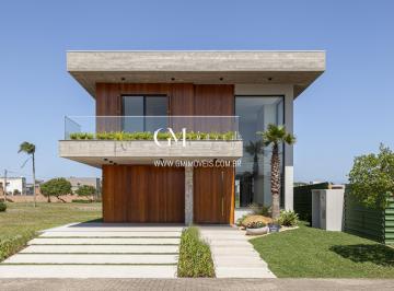 Casa · 359m² · 4 Quartos · 2 Vagas · Casa de luxo com 4 suítes no Ilhas Park em Torres/RS