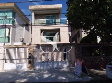 Casa · 250m² · 3 Quartos · 2 Vagas · Vende-se casa no bairro do Boqueirão em Santos!