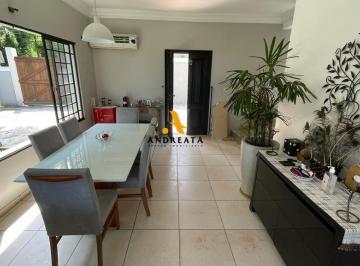 Casa · 300m² · 4 Quartos · 5 Vagas · Venda de Casa em Condomínio com 4 quarto(s), 2 suíte(s), 300 m², por R$ 740 mil, no condomínio Bosqu