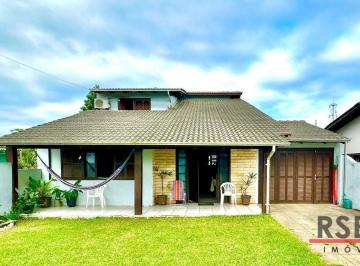 8daf7bc9a810ffd8d494e948b25761508e0e3426 · Casa com 3 dormitórios à venda, 225 m² por R$ 780.000,00 - Centro - Passo de Torres/SC
