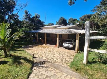 Rural de 3 quartos, Recanto das Emas · LINDA CHÁCARA NA BEIRA DA BR 060, PERTO DE BRASÍLIA PRA LAZER OU OUTRAS OPÇÕES