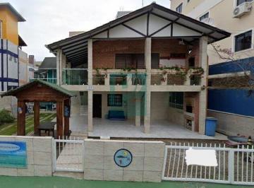 Comercial · 280m² · 8 Quartos · 4 Vagas · OPORTUNIDADE - Residencial à Venda 300m do Mar no Centro de Bombinhas/SC