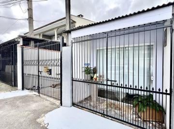 Casa · 240m² · 6 Quartos · 3 Vagas · 3 Casas a venda em Curitiba no Bairro Cajuru!!