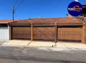 Foto 01 · CASA COM 3 QUARTOS, SUÍTE, VAGAS COBERTAS, COM IMÓVEIS NOS FUNDOS PARA RENDA EXTRA!