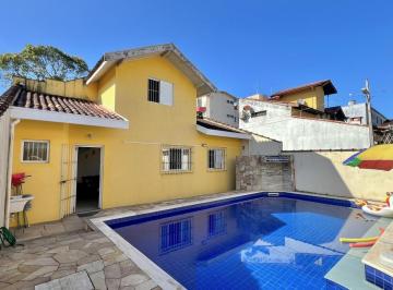Casa · 400m² · 5 Quartos · 5 Vagas · Propriedade Versátil – Ideal para Moradia e Renda Extra com Locação