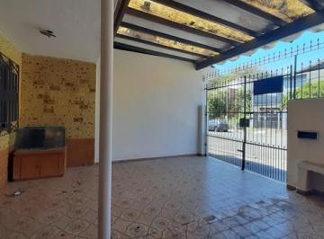 Casa de 3 quartos, São Paulo · Vendo sobrado 3 dorms, 2 vagas, quintal, edicula e wc. - FL22