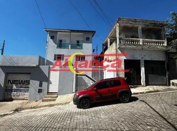 Casa · 126m² · 3 Quartos · 2 Vagas · Sobrado Novo no Gopouva - Seu Novo Lar de Conforto e Elegância!