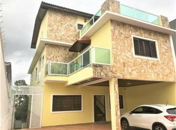 Casa · 480m² · 3 Quartos · 8 Vagas · Aceita pet!!! Casa com piscina, 3 suites e 8 vagas em São Caetano
