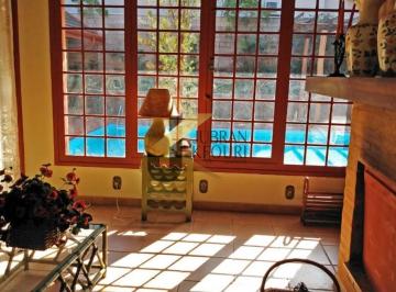 Foto 01 · Casa em condomínio desejado para aluguel, em Valinhos, com 4 quartos (2 suítes com closet), piscina