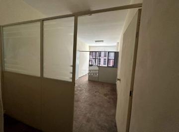 Comercial · 30m² · Sala comercial á venda no centro.