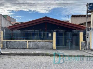 Casa · 141m² · 2 Quartos · 1 Vaga · Casa com 2 Quartos, sendo 1 Suíte, e Dependência no Bairro Conceição - Feira de