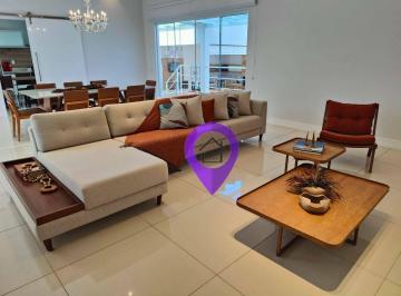 1eba3cf3cbcb8af7f72f0ebe5d2f9c7eff527022 · Casa de 286m² em terreno de 462m² no Altaville, Pouso Alegre. 3 suítes, piscina aquecida, 4 vagas co