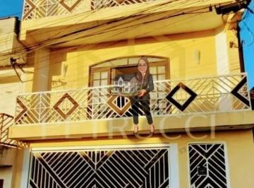 Casa · 300m² · 4 Quartos · 2 Vagas · Sobrado com 4 dormitórios piscina e duas vagas de garagem.