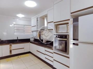Casa · 291m² · 6 Quartos · 2 Vagas · Sobrado a Venda no Parque Residencial Jundiaí