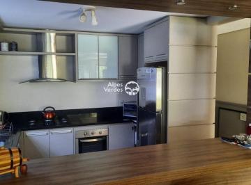 Casa · 205m² · 3 Quartos · 1 Vaga · Vende-se casa em Gramado no bairro Carniel a 8 minutos da Rua Coberta