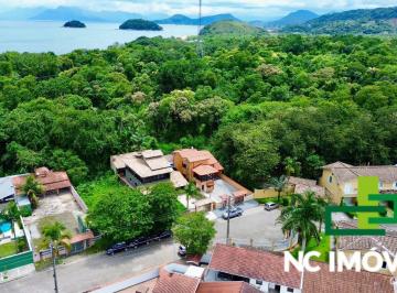 Casa · 220m² · 4 Quartos · 7 Vagas · Locação por Temporada| Amplo Sobrado no Condomínio Mar Verde.