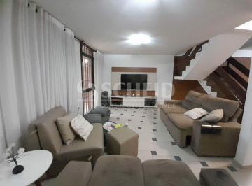 Casa · 246m² · 4 Quartos · 4 Vagas · Casa a venda no Parque Jabaquara com 249m, 4 quartos sendo 1 suíte e 4 vagas.