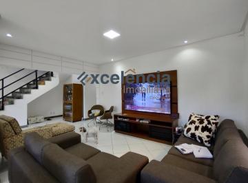 Foto 01 · Casa triplex com 4 suítes, 521m2 de área construída, no Matatu!