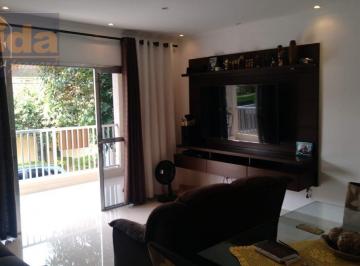 Casa · 214m² · 2 Quartos · 3 Vagas · Sobrado em Jardim Dabril - Osasco