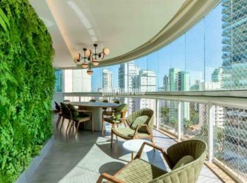 Apartamento · 210m² · 3 Quartos · 4 Vagas · Moema - Excelente localização