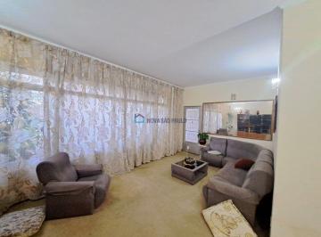 Casa · 211m² · 3 Quartos · 5 Vagas · Casa com 3 quartos - próximo do Metrô