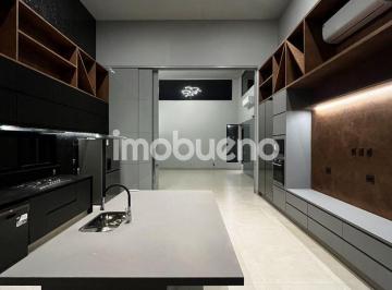 qmfqps2nju1zgu1y2iymdm5_md · Casa Térrea com 3 suítes no condomínio Santa Felicidade. R$3.500.000,00