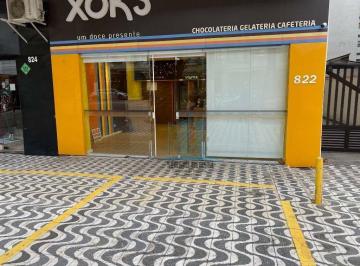 0dc874b4d20d4f848a5f8f098b1fb24c7ceb596b · Loja para locação em avenida de fluxo (carros e pedestres) a 2 quadras da praia do Boqueirão, Santos