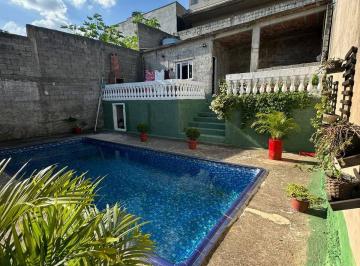 Casa · 301m² · 3 Quartos · 2 Vagas · Casa de Campo com 3 Suítes Possibilidade de Financiamento! 395 mil!