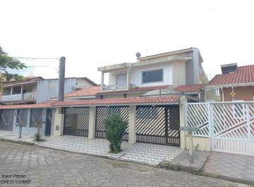 Foto 01 · Casa com 6 dormitórios e a 600m da praia. A venda em Peruíbe