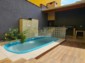 Casa · 163m² · 2 Quartos · 4 Vagas · Sobrado com 2 Quartos e Piscina para Comprar, 163m² - Parque Oratório, Santo André/SP.