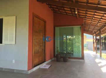 imovel_456_5207.jpg · Excelente casa aliando lazer e moradia com conforto, em um pequeno condomínio, cercado de natureza, 