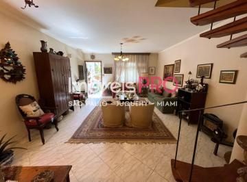 Casa · 170m² · 2 Quartos · 1 Vaga · Linda casinha de vila ao lado da Avenida Faria Lima !