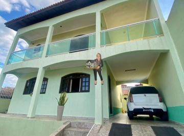 Casa · 3 Quartos · 4 Vagas · Sobrado com até 5 vagas de garagem no Vera Teresa em SP
