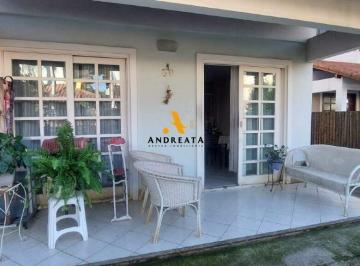 Casa · 130m² · 5 Quartos · 2 Vagas · Venda de Casa em Condomínio com 5 quarto(s), 4 suíte(s), 130 m², por R$ 695 mil, no condomínio Vered